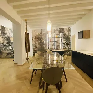 Sweet Time Venice, Luxury San Marco Frezzaria Apt! Venice